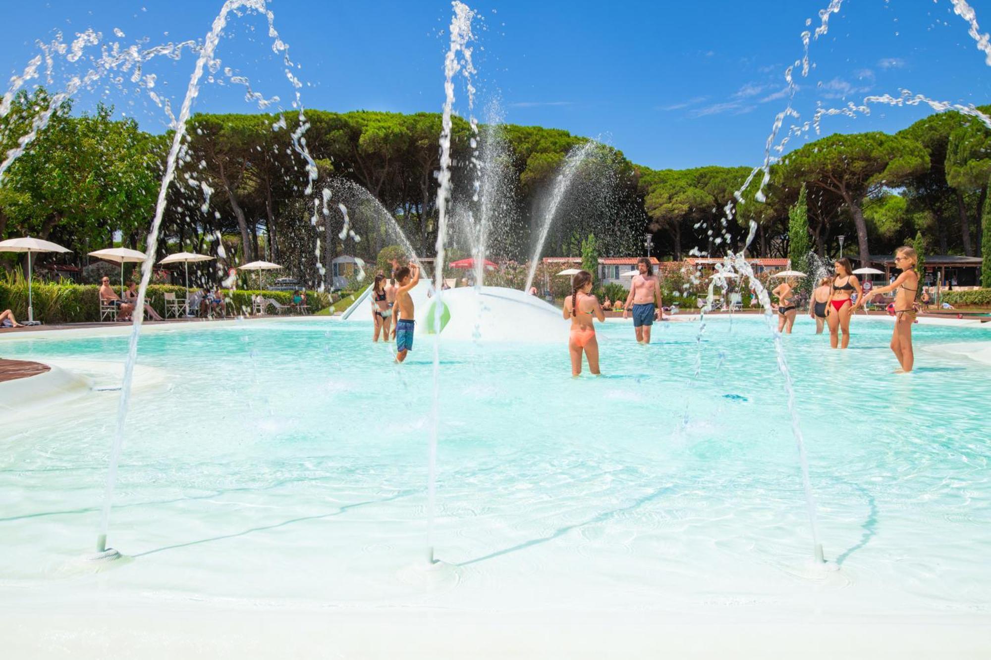 Pineta Sul Mare Camping Village Чезенатико Екстериор снимка